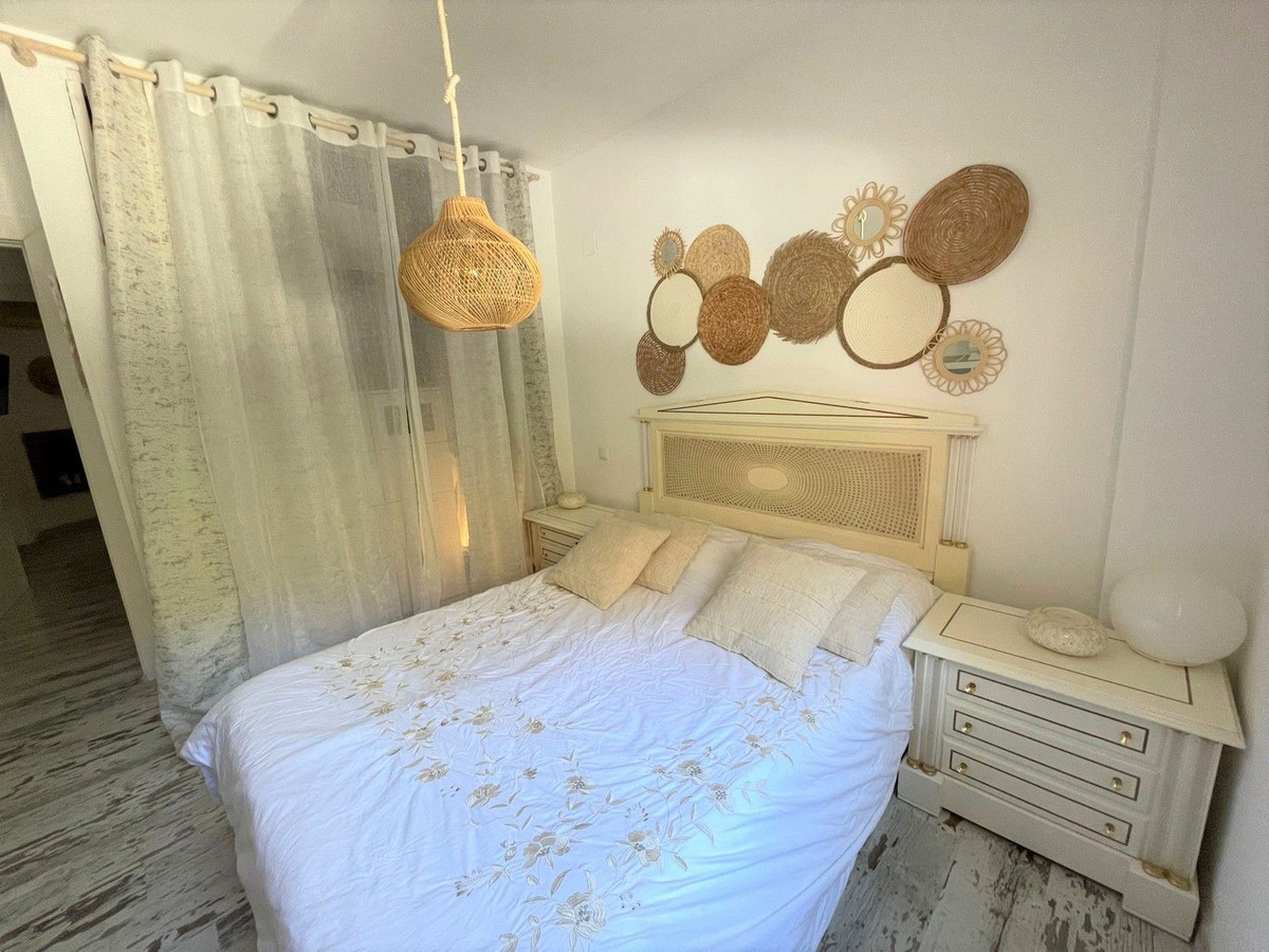2 Bed Apartment for sale in Calahonda Costa Del Sol, Málaga, Spain