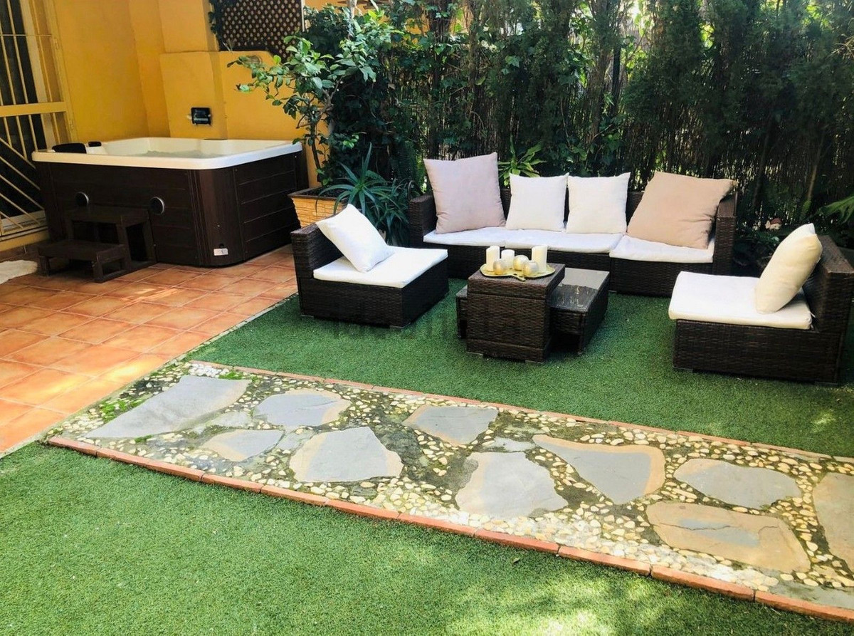 2 Bed Apartment for sale in Calahonda Costa Del Sol, Málaga, Spain