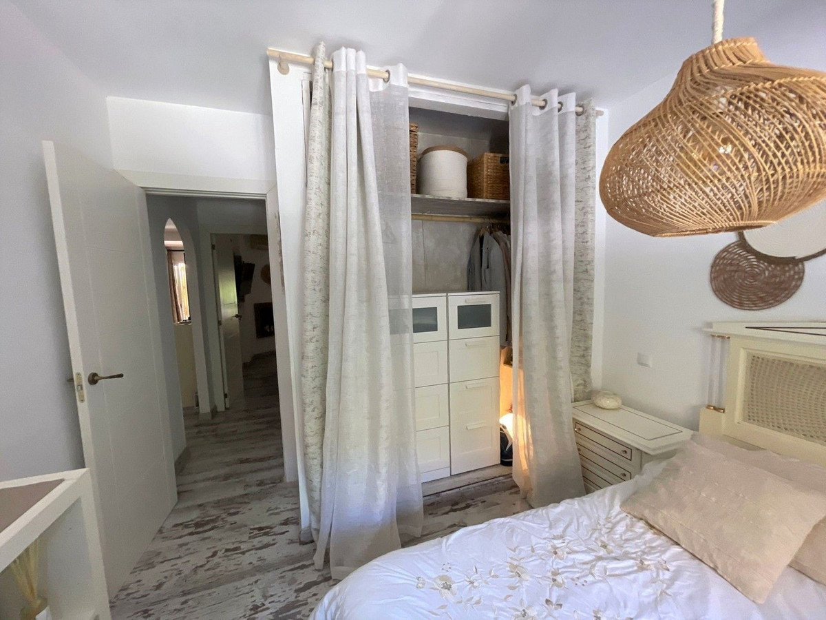 2 Bed Apartment for sale in Calahonda Costa Del Sol, Málaga, Spain