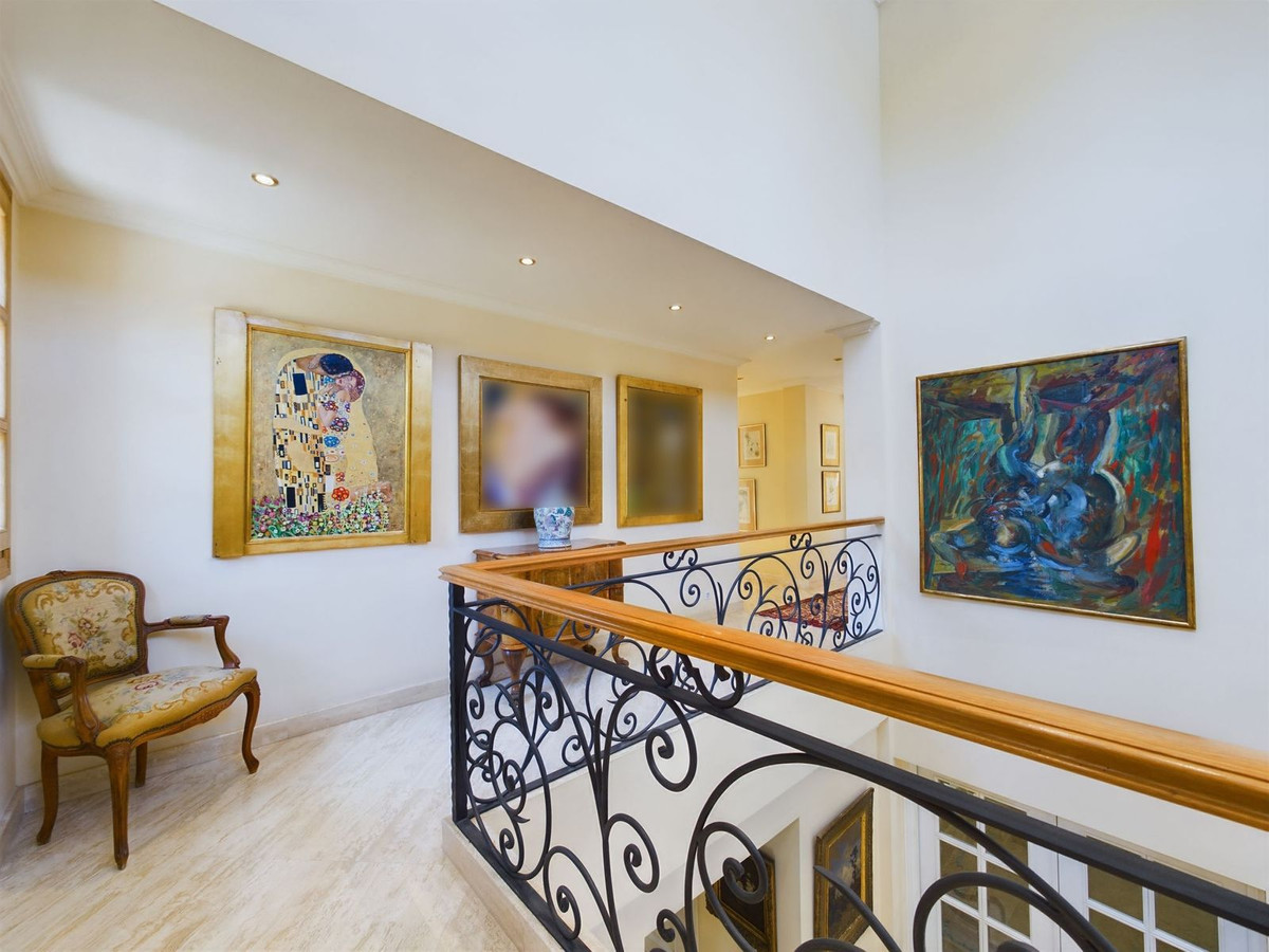 4 Bed Townhouse for sale in Nueva Andalucía Costa Del Sol, Málaga, Spain