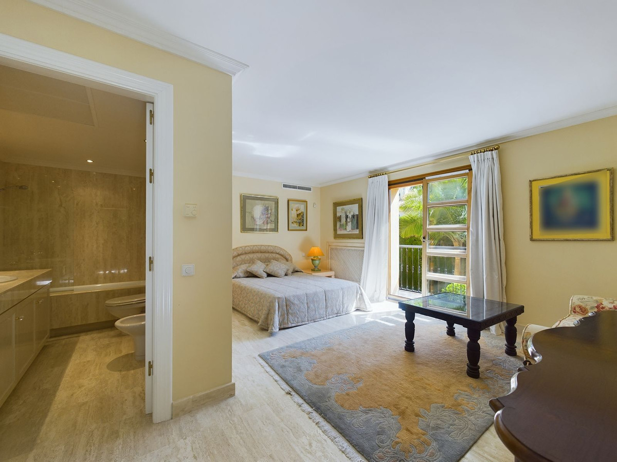 4 Bed Townhouse for sale in Nueva Andalucía Costa Del Sol, Málaga, Spain