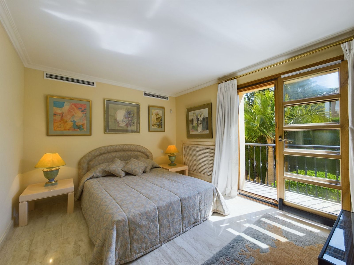 4 Bed Townhouse for sale in Nueva Andalucía Costa Del Sol, Málaga, Spain