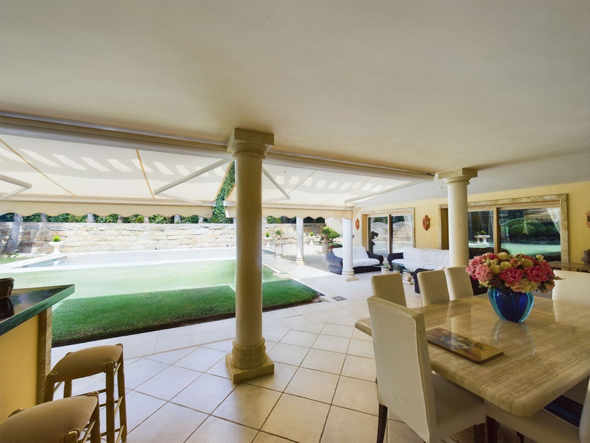 4 Bed Townhouse for sale in Nueva Andalucía Costa Del Sol, Málaga, Spain