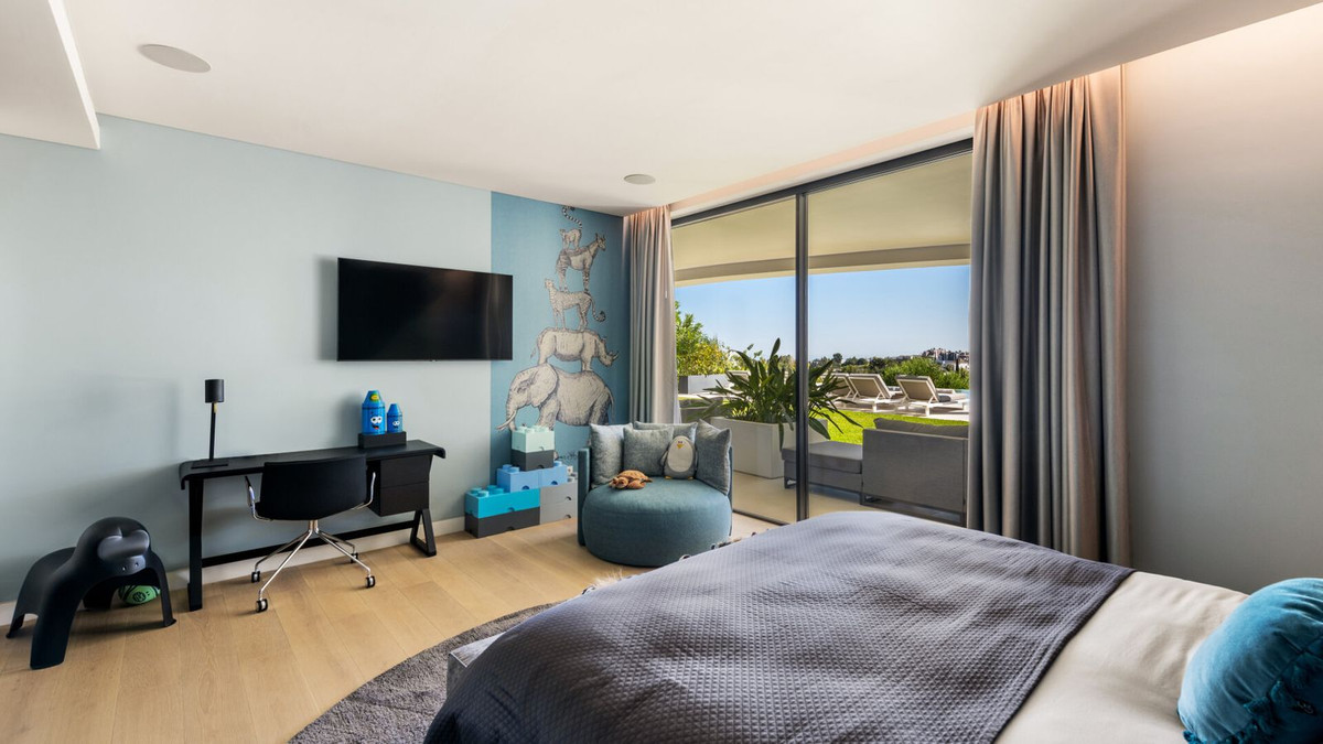 Se vende Villa - Chalet de 5 dormitorios en Costa Del Sol, Málaga, España