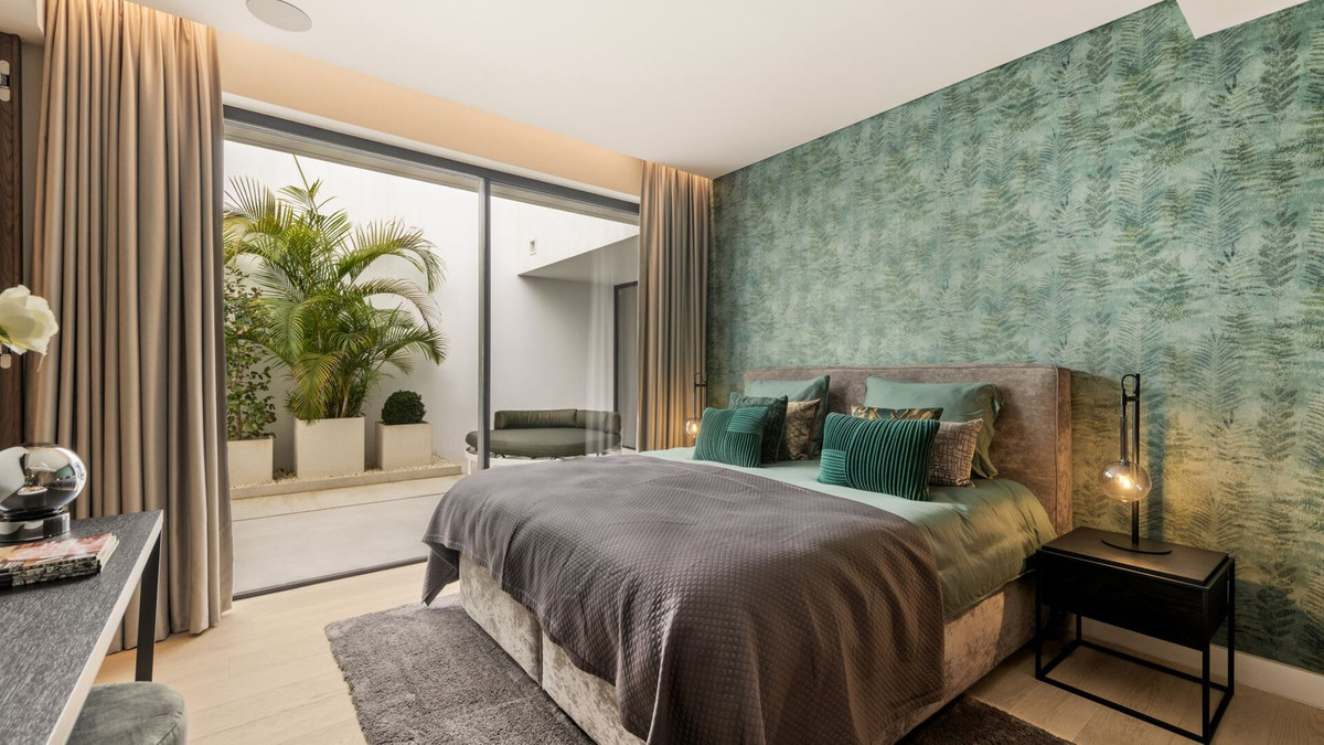 Se vende Villa - Chalet de 5 dormitorios en Costa Del Sol, Málaga, España