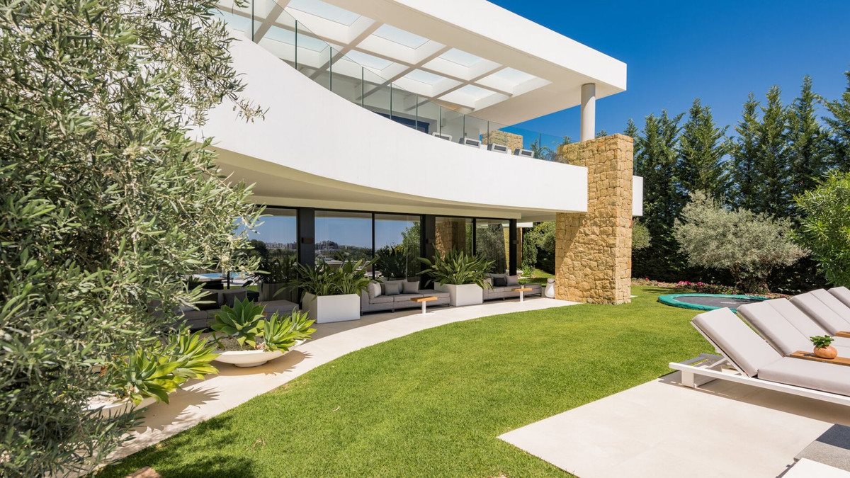 Se vende Villa - Chalet de 5 dormitorios en Costa Del Sol, Málaga, España