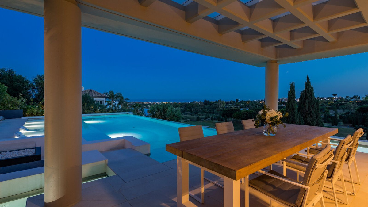 Se vende Villa - Chalet de 5 dormitorios en Costa Del Sol, Málaga, España