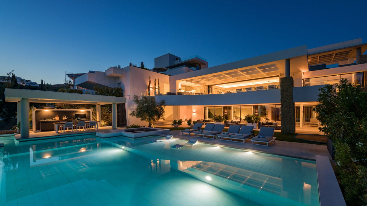 Se vende Villa - Chalet de 5 dormitorios en Costa Del Sol, Málaga, España