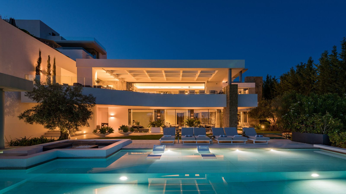 Se vende Villa - Chalet de 5 dormitorios en Costa Del Sol, Málaga, España