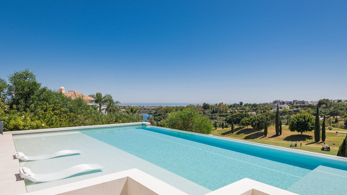 Se vende Villa - Chalet de 5 dormitorios en Costa Del Sol, Málaga, España