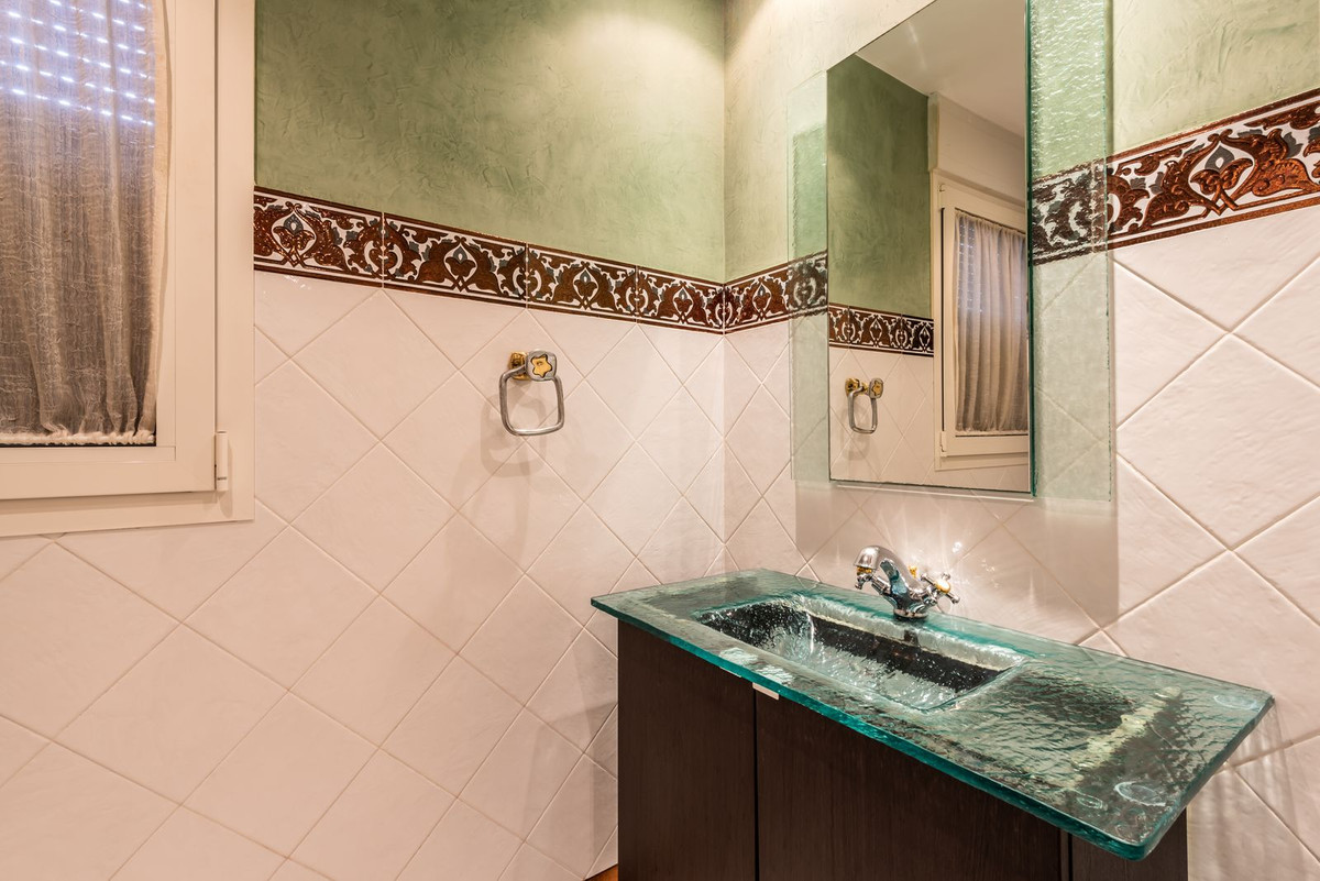 6 Bed Townhouse for sale in Marbella Costa Del Sol, Málaga, Spain