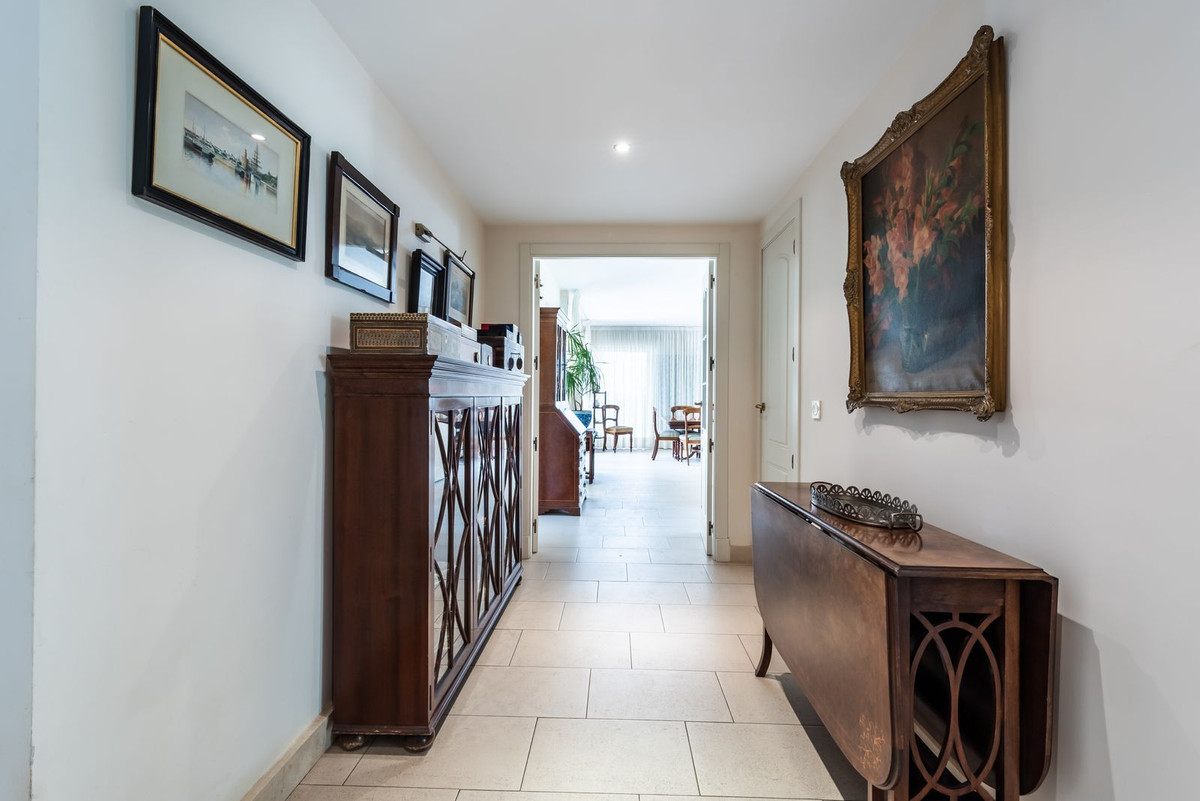6 Bed Townhouse for sale in Marbella Costa Del Sol, Málaga, Spain