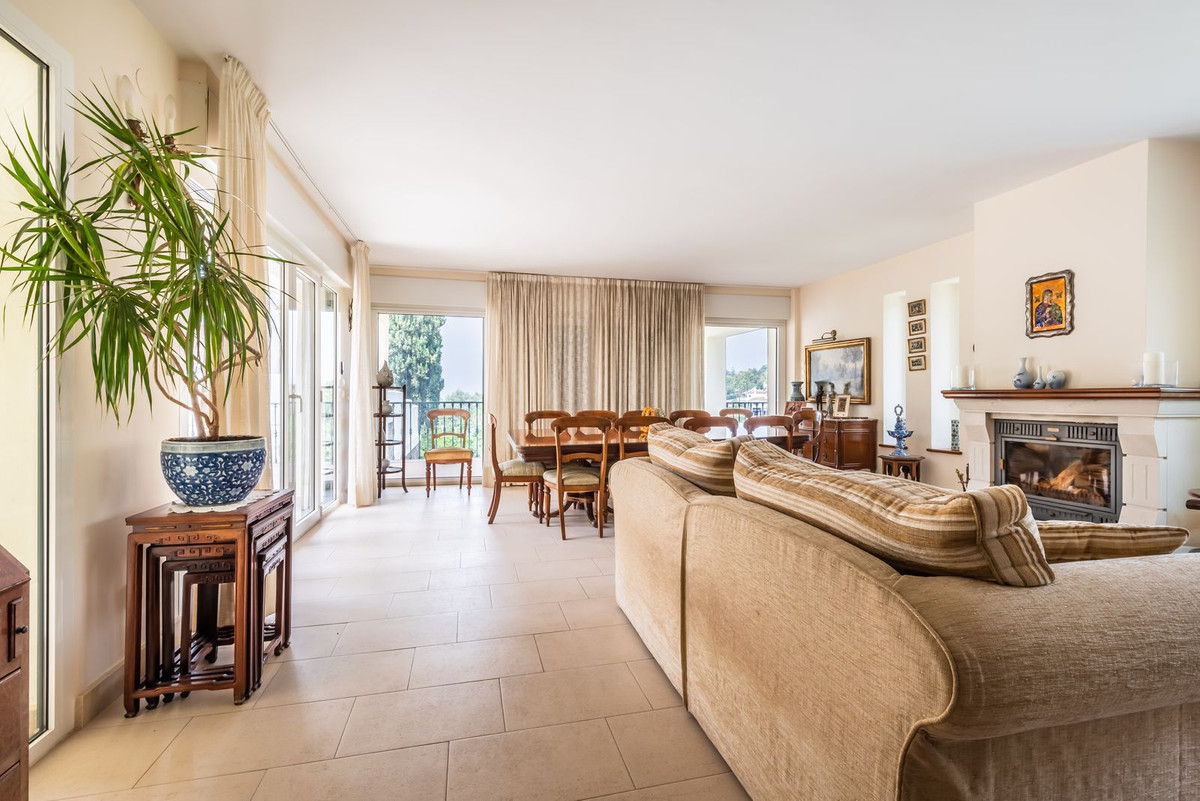 6 Bed Townhouse for sale in Marbella Costa Del Sol, Málaga, Spain