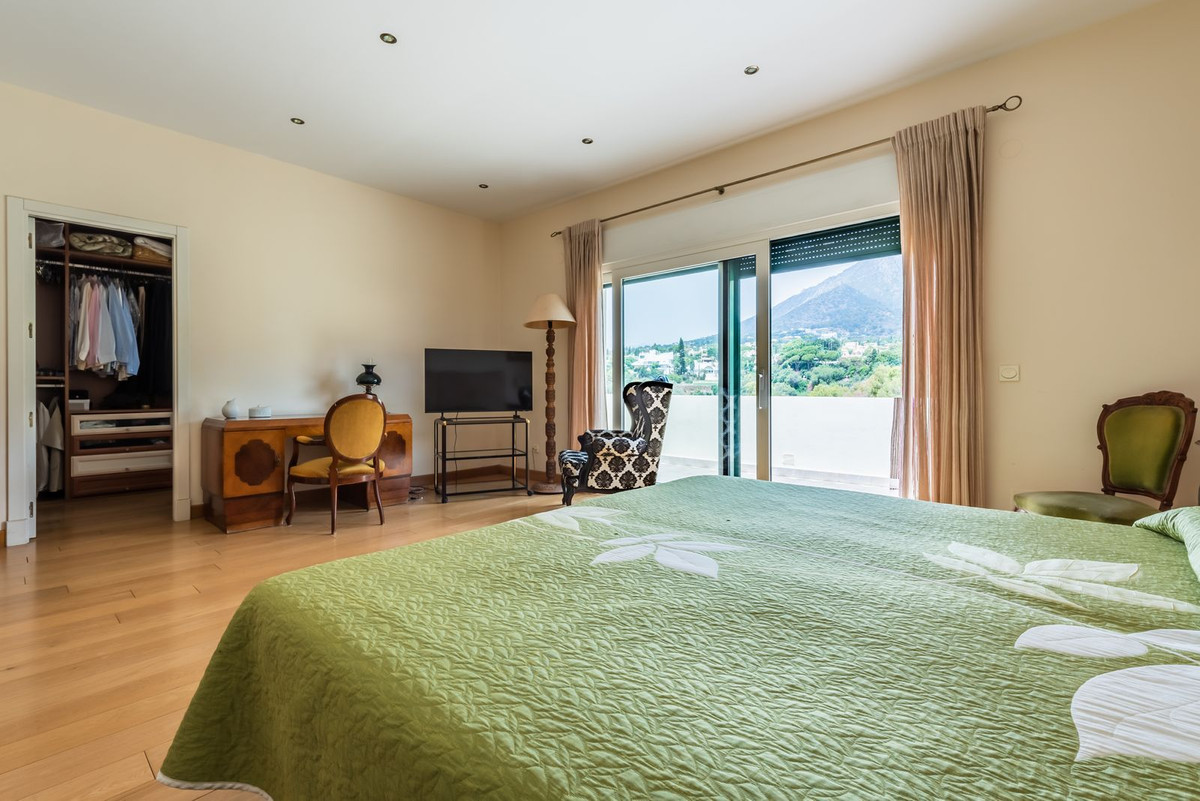 6 Bed Townhouse for sale in Marbella Costa Del Sol, Málaga, Spain