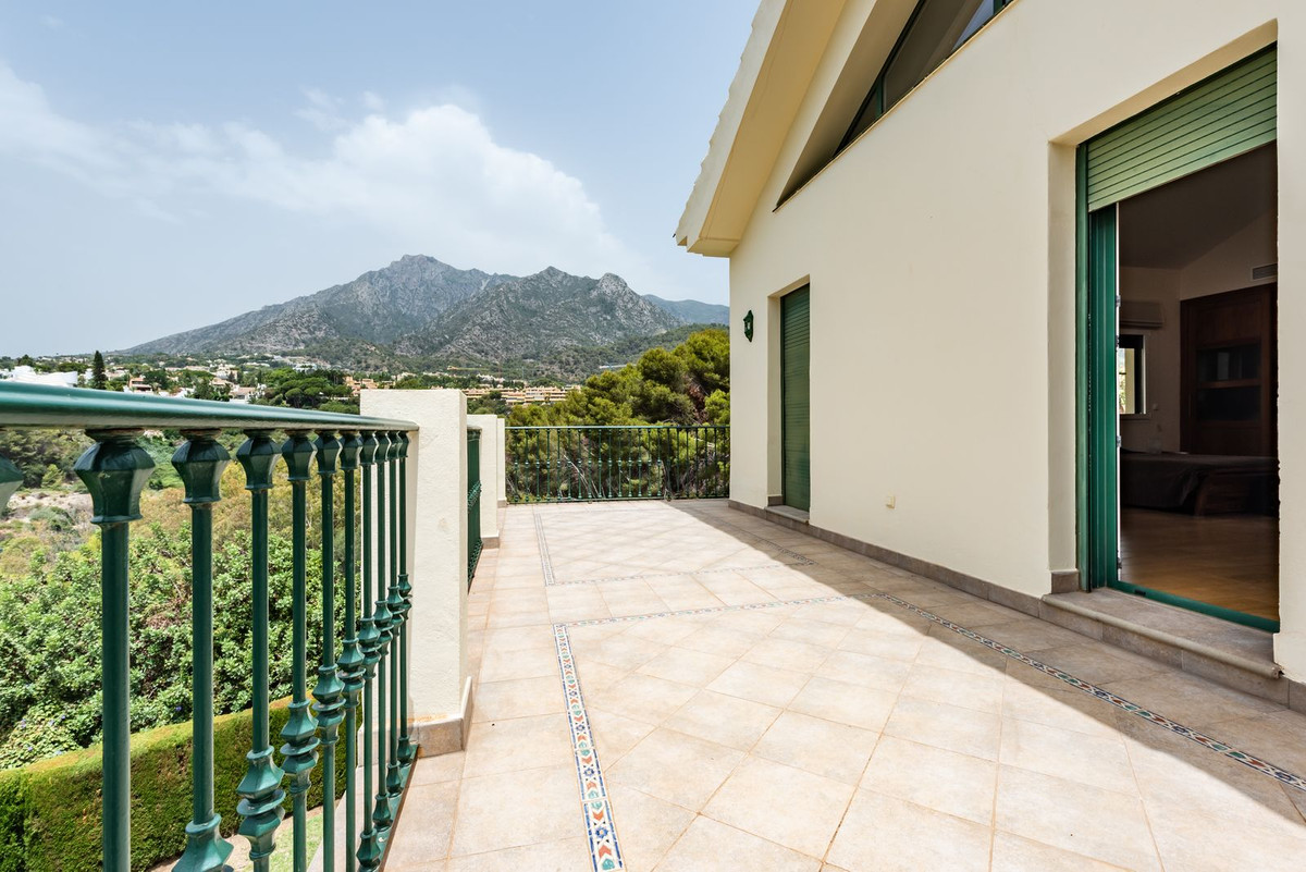 6 Bed Townhouse for sale in Marbella Costa Del Sol, Málaga, Spain