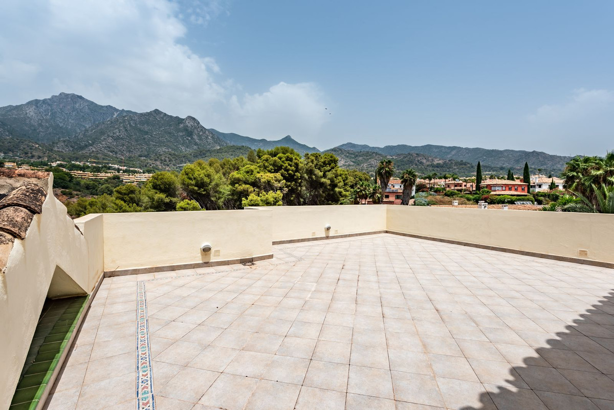 6 Bed Townhouse for sale in Marbella Costa Del Sol, Málaga, Spain
