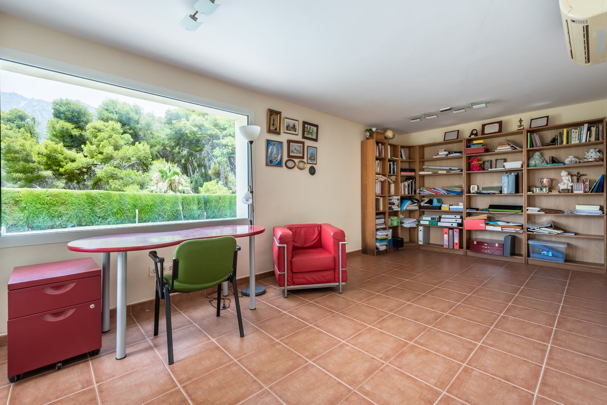 6 Bed Townhouse for sale in Marbella Costa Del Sol, Málaga, Spain