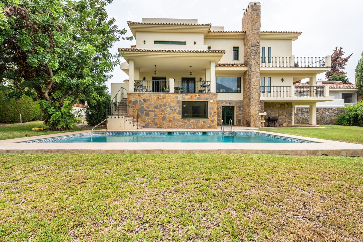 6 Bed Townhouse for sale in Marbella Costa Del Sol, Málaga, Spain