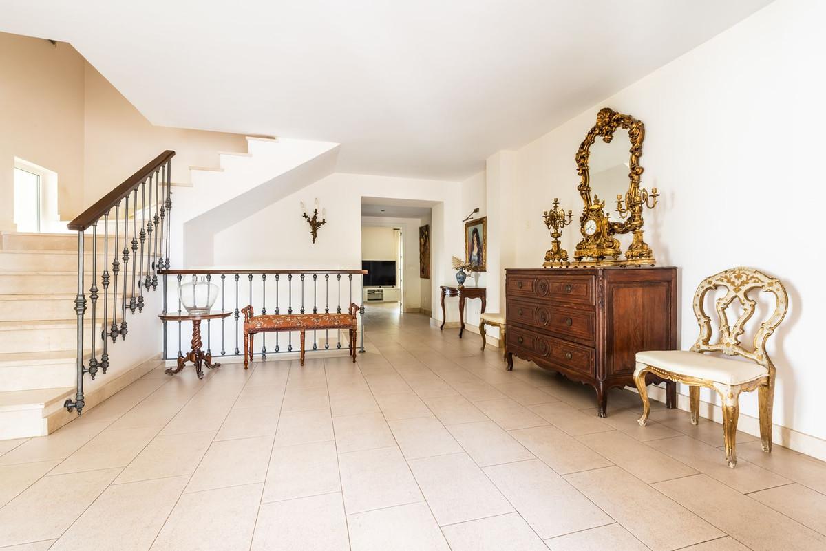 6 Bed Townhouse for sale in Marbella Costa Del Sol, Málaga, Spain