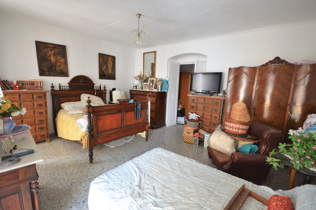 4 Bed Townhouse for sale in Marbella Costa Del Sol, Málaga, Spain