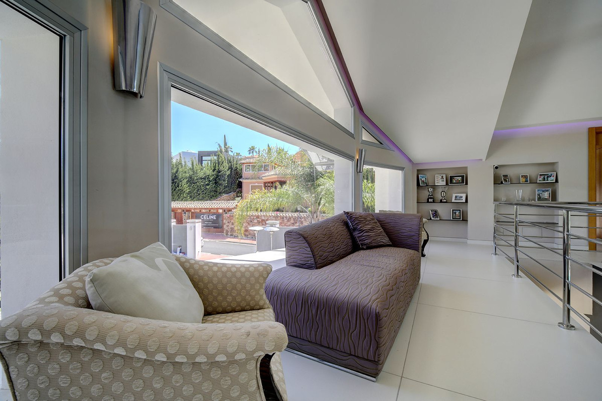 Se vende Villa - Chalet de 5 dormitorios en Costa Del Sol, Málaga, España