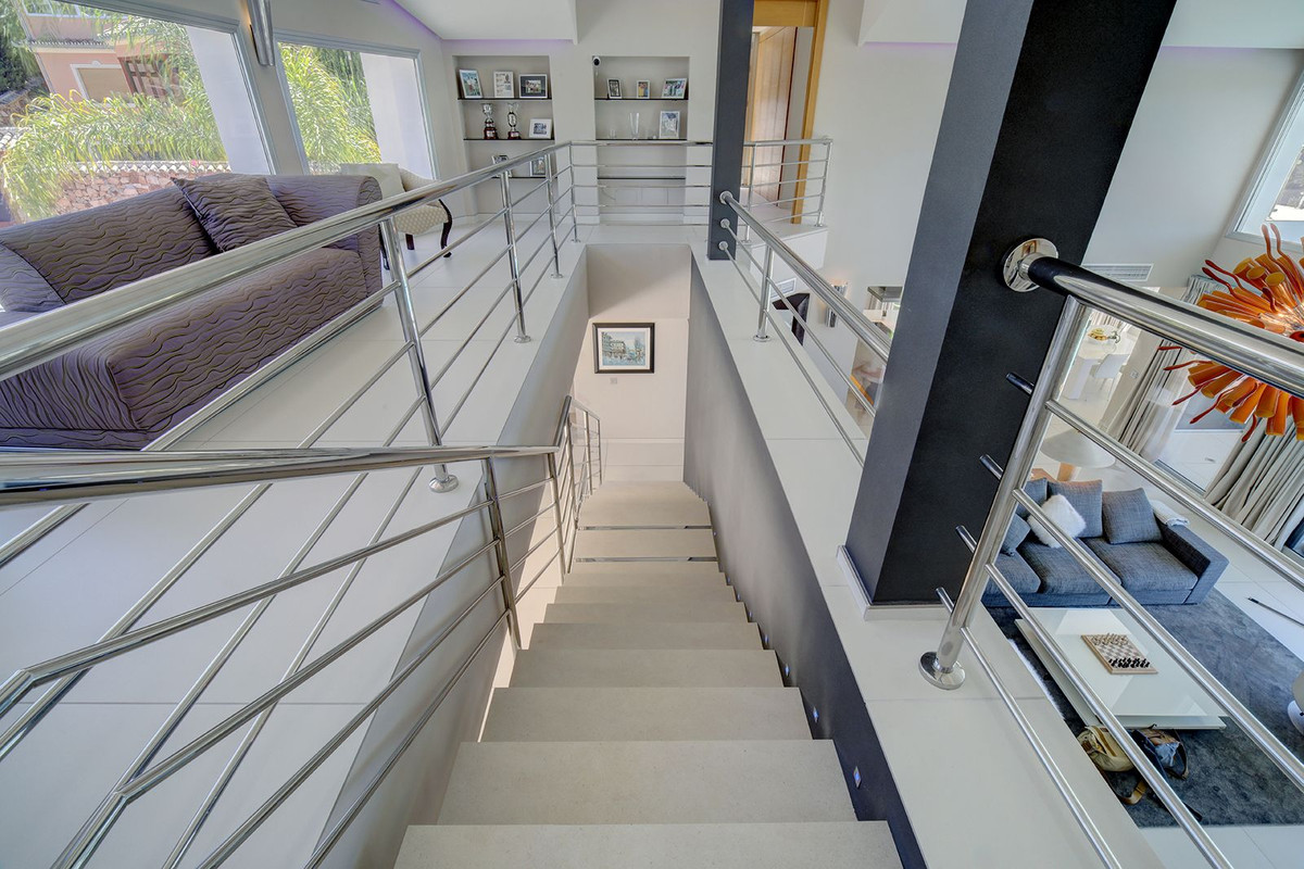 Se vende Villa - Chalet de 5 dormitorios en Costa Del Sol, Málaga, España