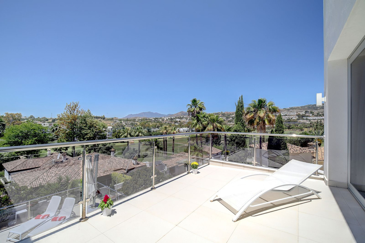 Se vende Villa - Chalet de 5 dormitorios en Costa Del Sol, Málaga, España