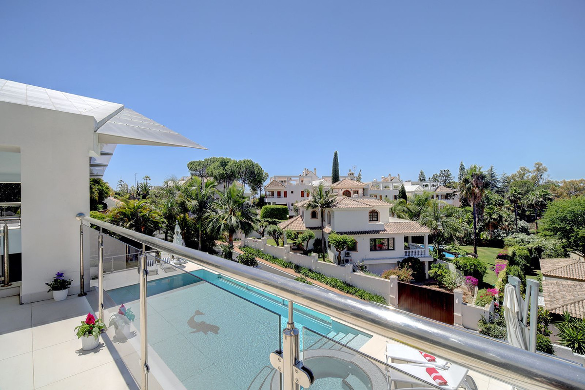 Se vende Villa - Chalet de 5 dormitorios en Costa Del Sol, Málaga, España