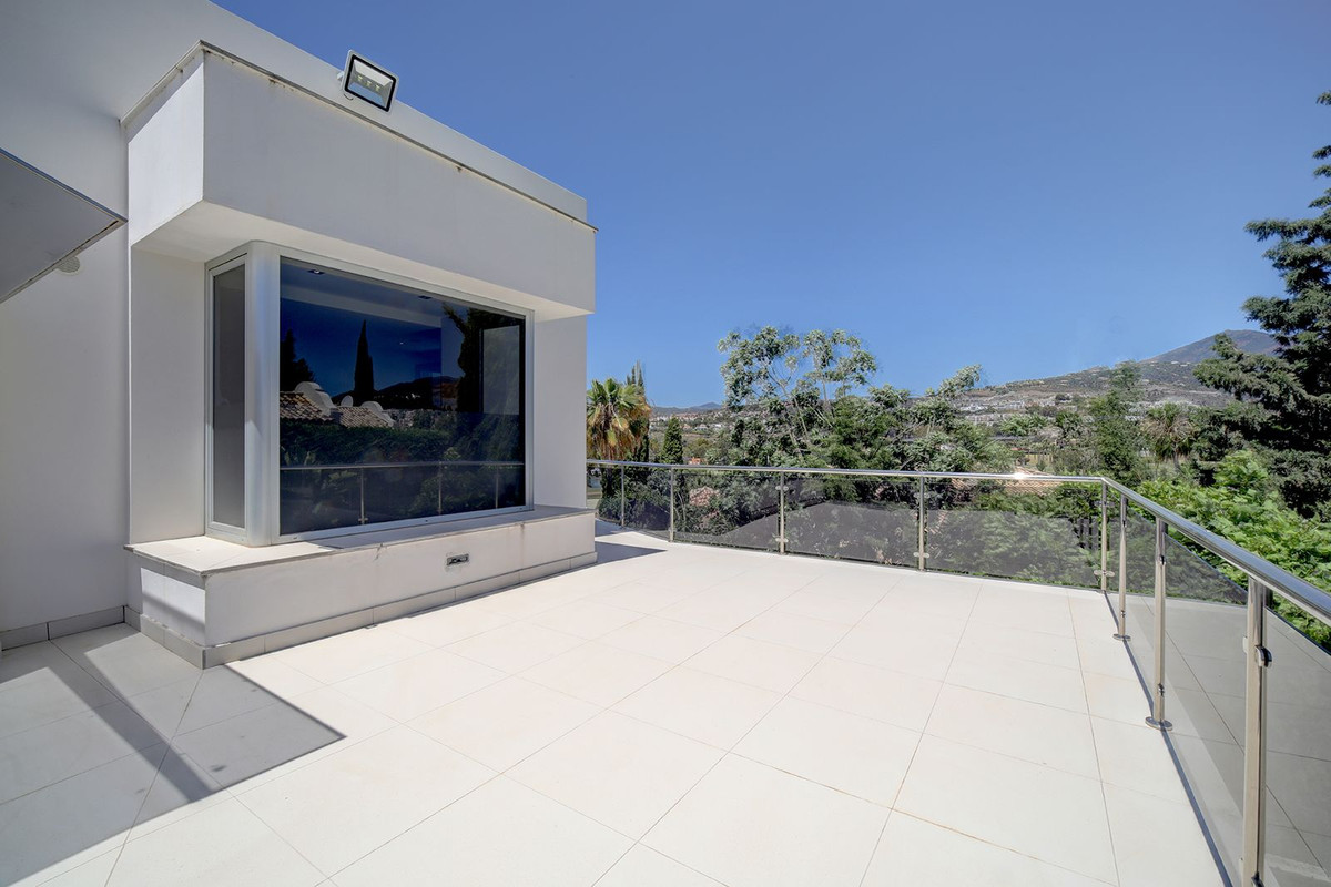 Se vende Villa - Chalet de 5 dormitorios en Costa Del Sol, Málaga, España
