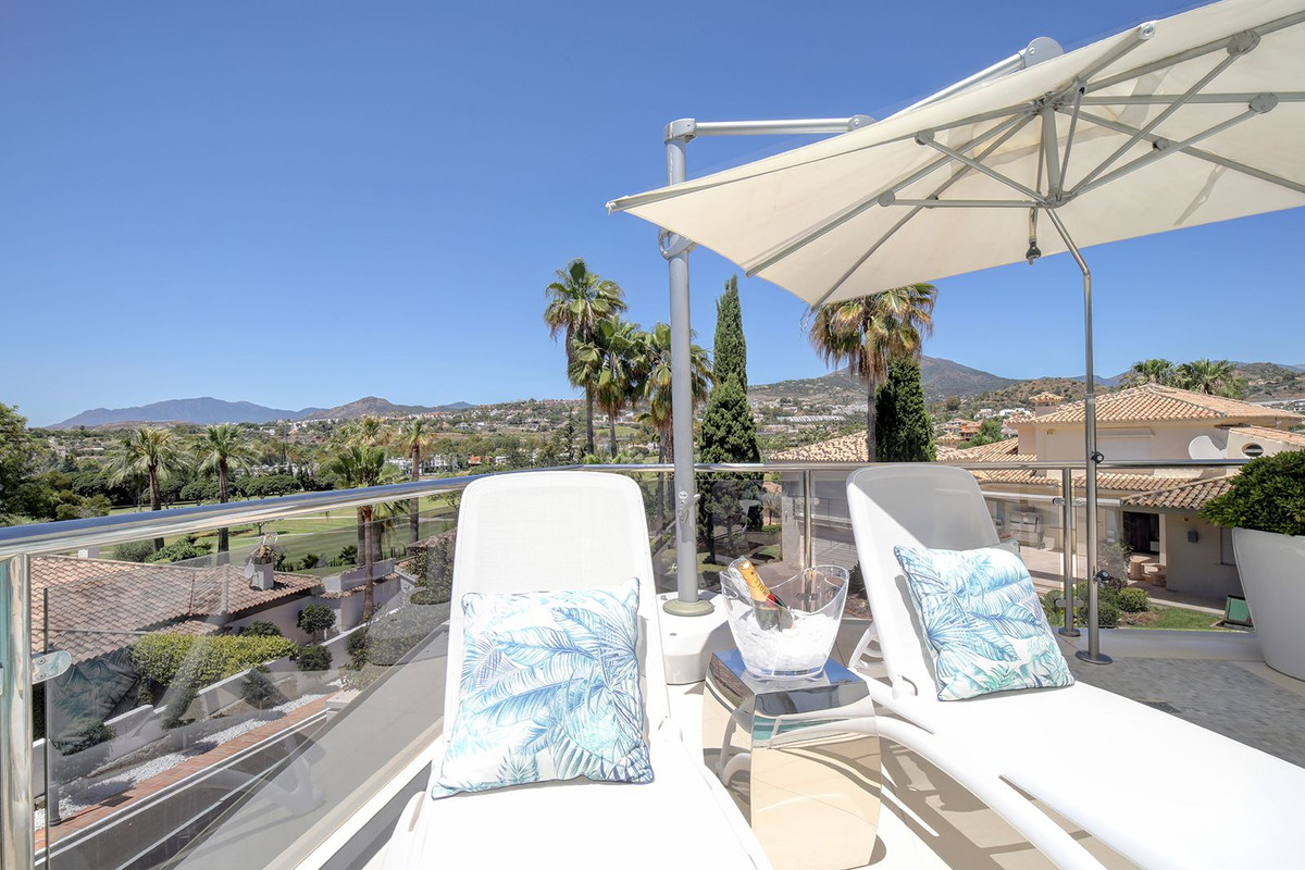 Se vende Villa - Chalet de 5 dormitorios en Costa Del Sol, Málaga, España