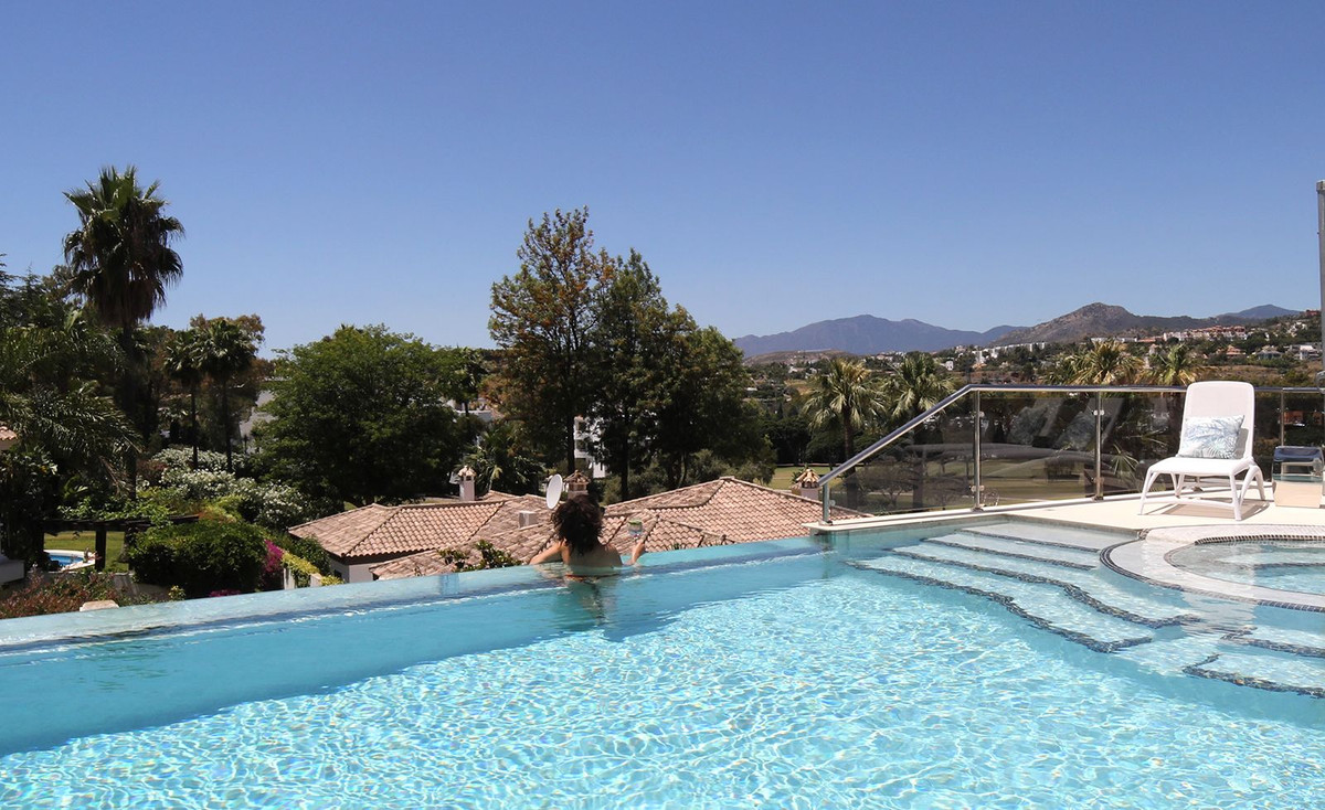 Se vende Villa - Chalet de 5 dormitorios en Costa Del Sol, Málaga, España