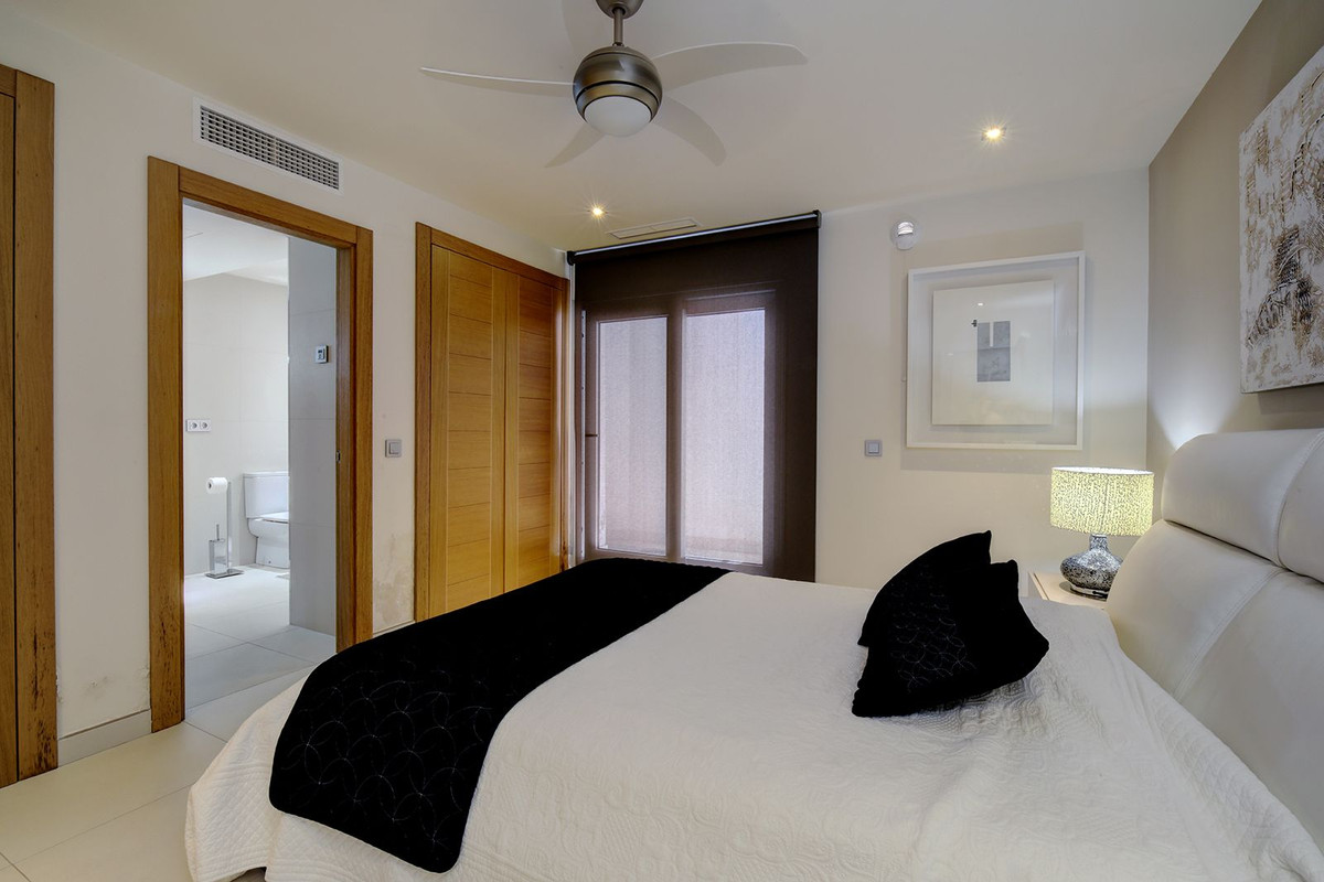 Se vende Villa - Chalet de 5 dormitorios en Costa Del Sol, Málaga, España