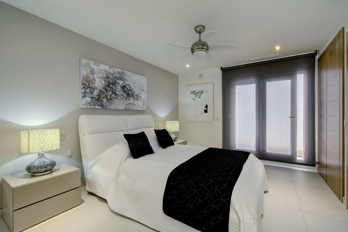 Se vende Villa - Chalet de 5 dormitorios en Costa Del Sol, Málaga, España