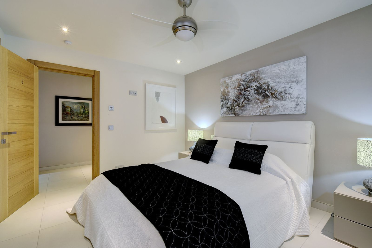 Se vende Villa - Chalet de 5 dormitorios en Costa Del Sol, Málaga, España