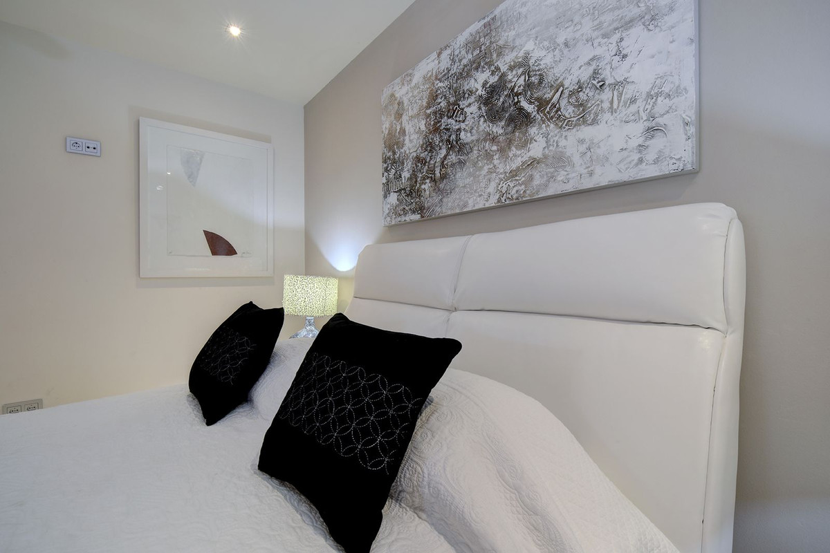 Se vende Villa - Chalet de 5 dormitorios en Costa Del Sol, Málaga, España