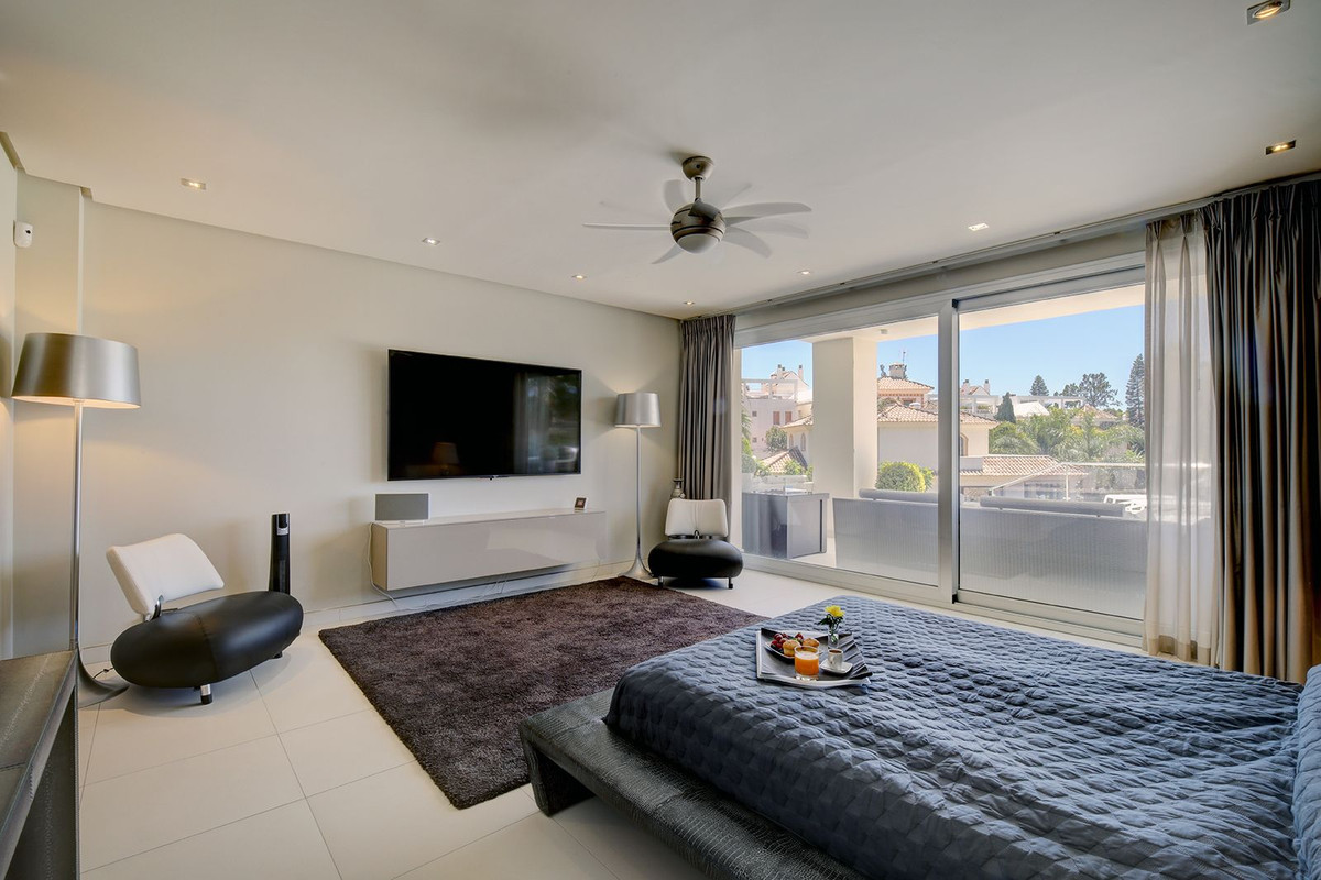 Se vende Villa - Chalet de 5 dormitorios en Costa Del Sol, Málaga, España