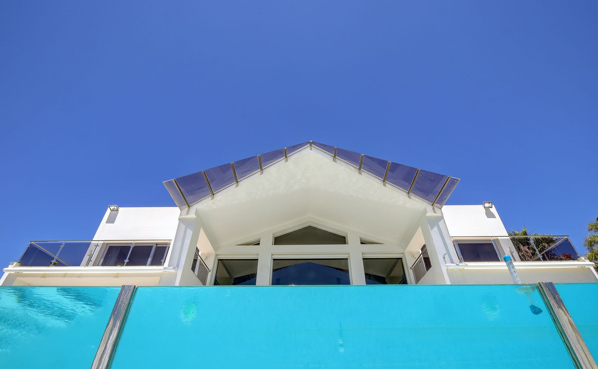 Se vende Villa - Chalet de 5 dormitorios en Costa Del Sol, Málaga, España