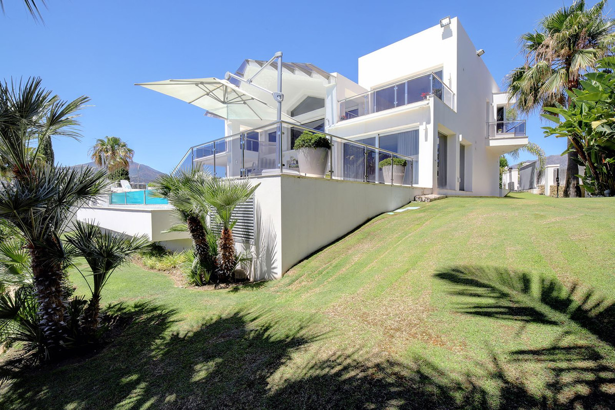 Se vende Villa - Chalet de 5 dormitorios en Costa Del Sol, Málaga, España