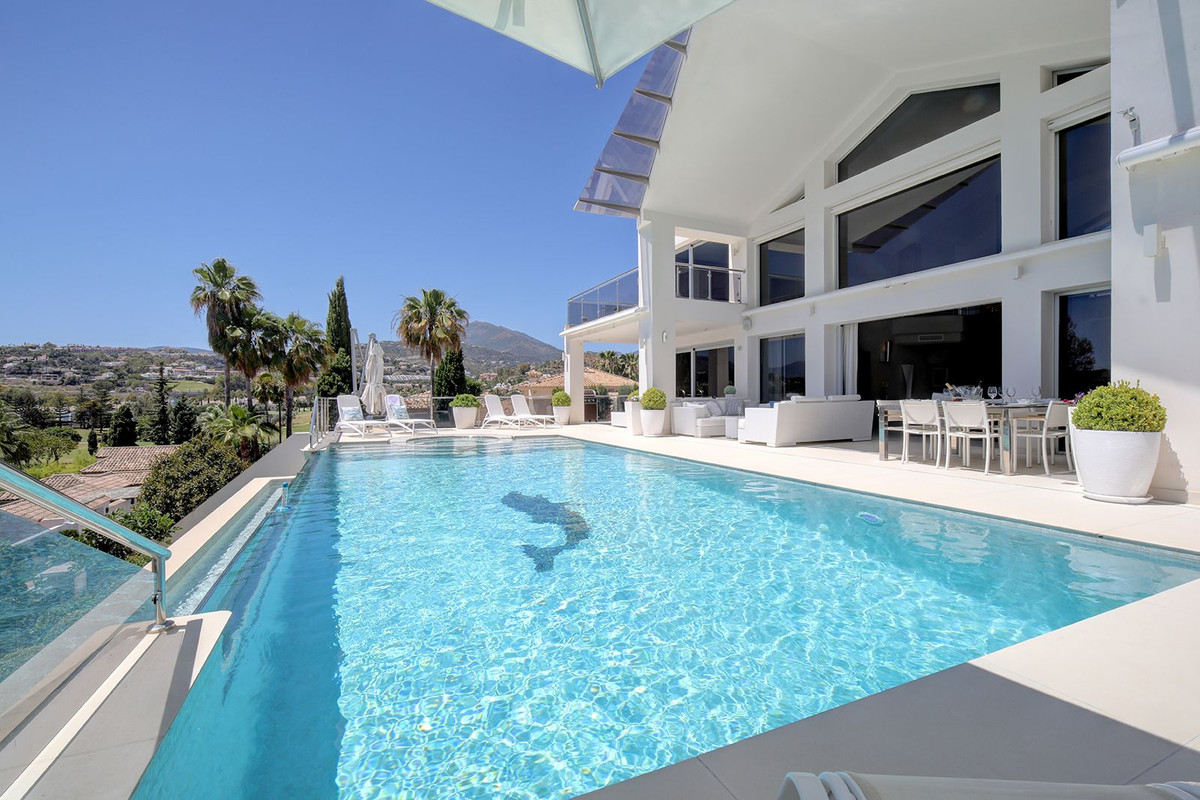 Se vende Villa - Chalet de 5 dormitorios en Costa Del Sol, Málaga, España