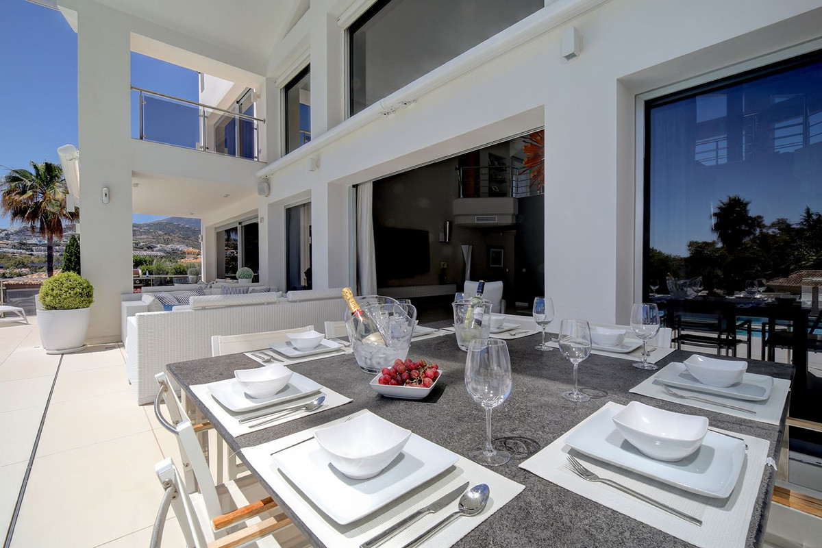 Se vende Villa - Chalet de 5 dormitorios en Costa Del Sol, Málaga, España