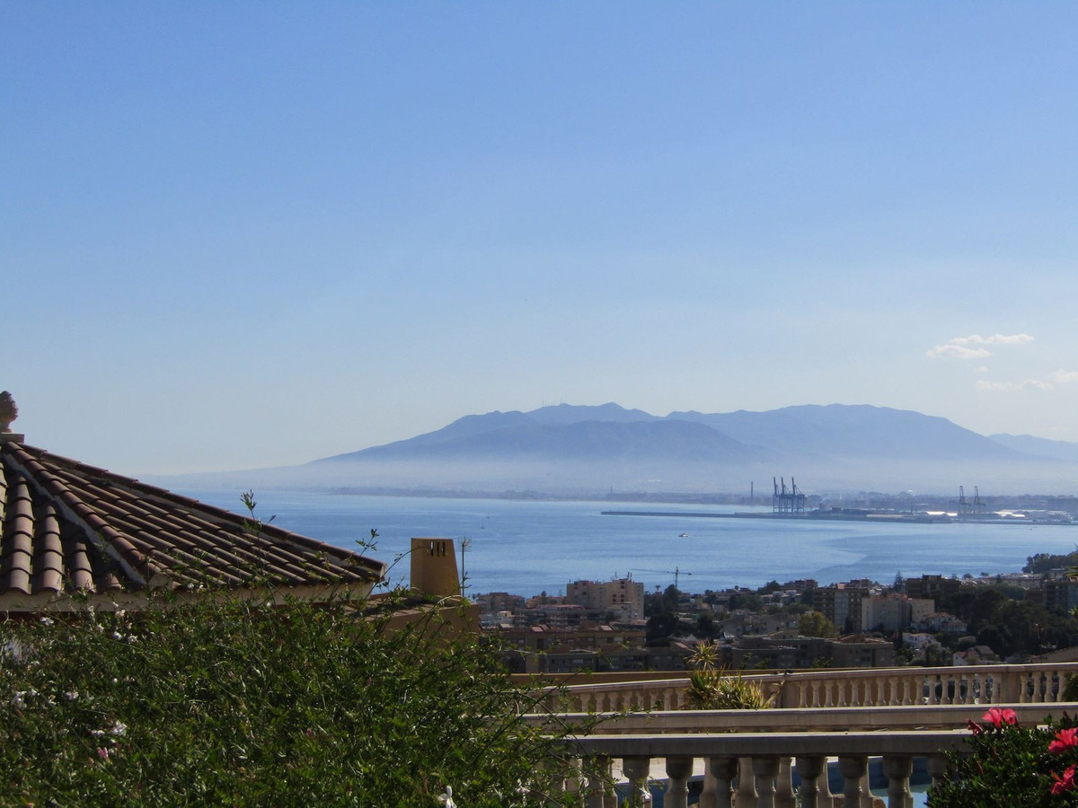 Se vende Villa - Chalet de 6 dormitorios en Costa Del Sol, Málaga, España