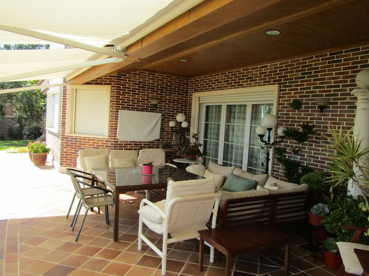 Se vende Villa - Chalet de 6 dormitorios en Costa Del Sol, Málaga, España