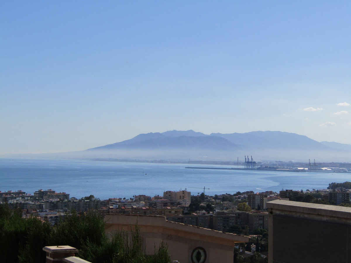 Se vende Villa - Chalet de 6 dormitorios en Costa Del Sol, Málaga, España