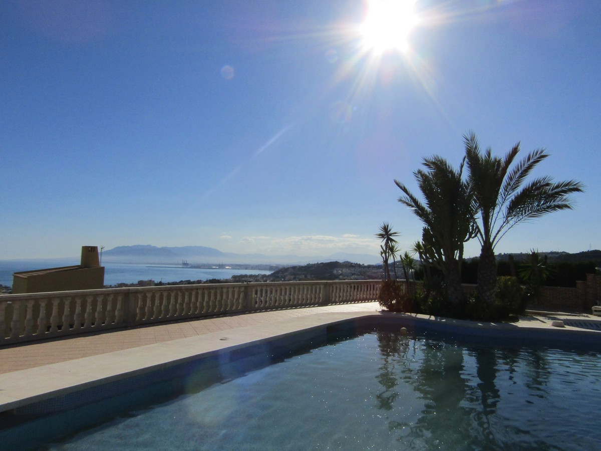 Se vende Villa - Chalet de 6 dormitorios en Costa Del Sol, Málaga, España