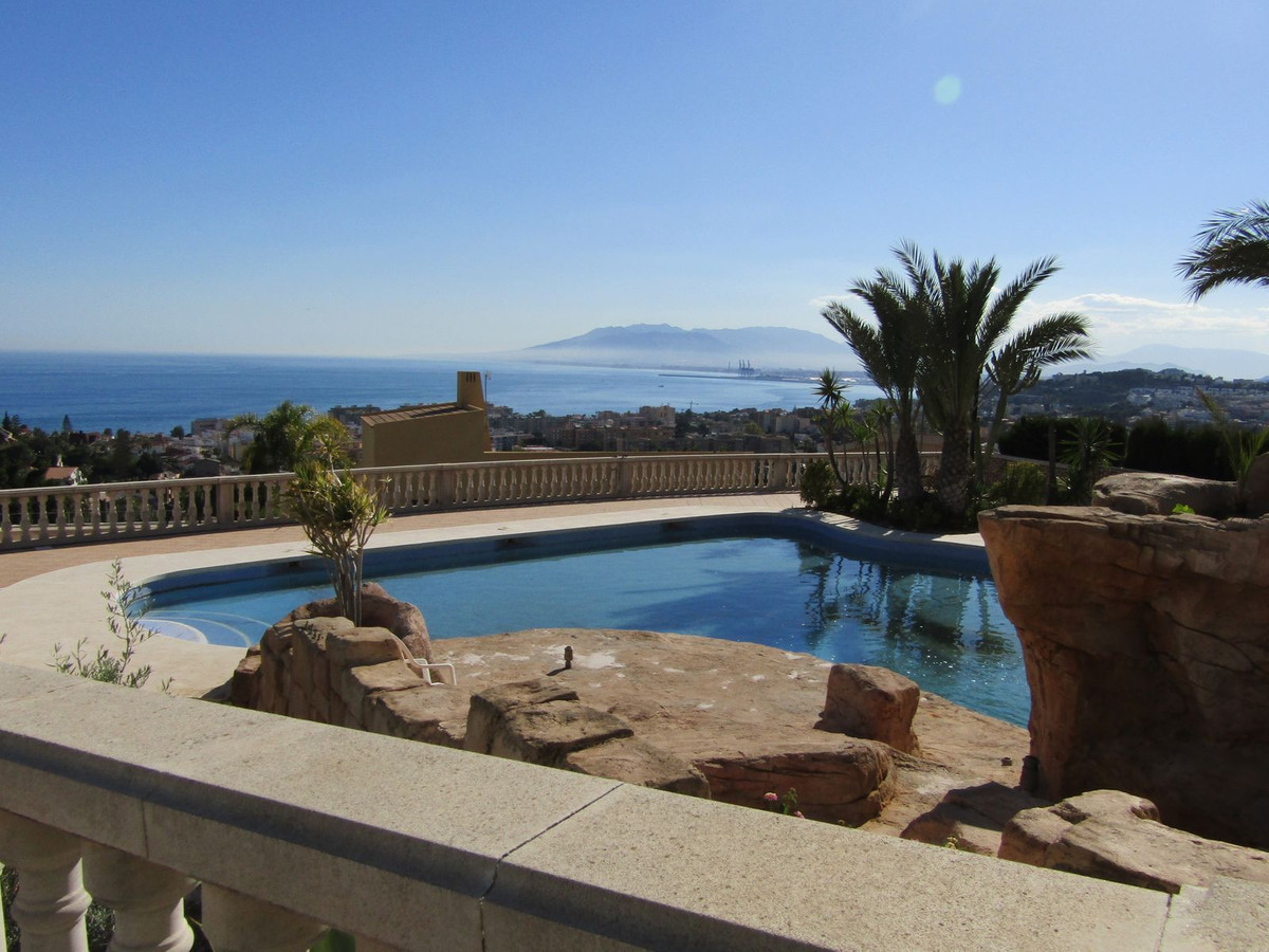 Se vende Villa - Chalet de 6 dormitorios en Costa Del Sol, Málaga, España