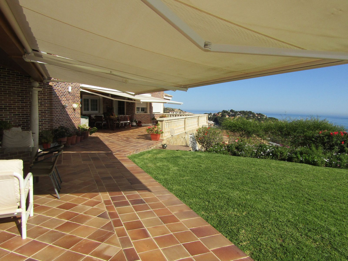 Se vende Villa - Chalet de 6 dormitorios en Costa Del Sol, Málaga, España
