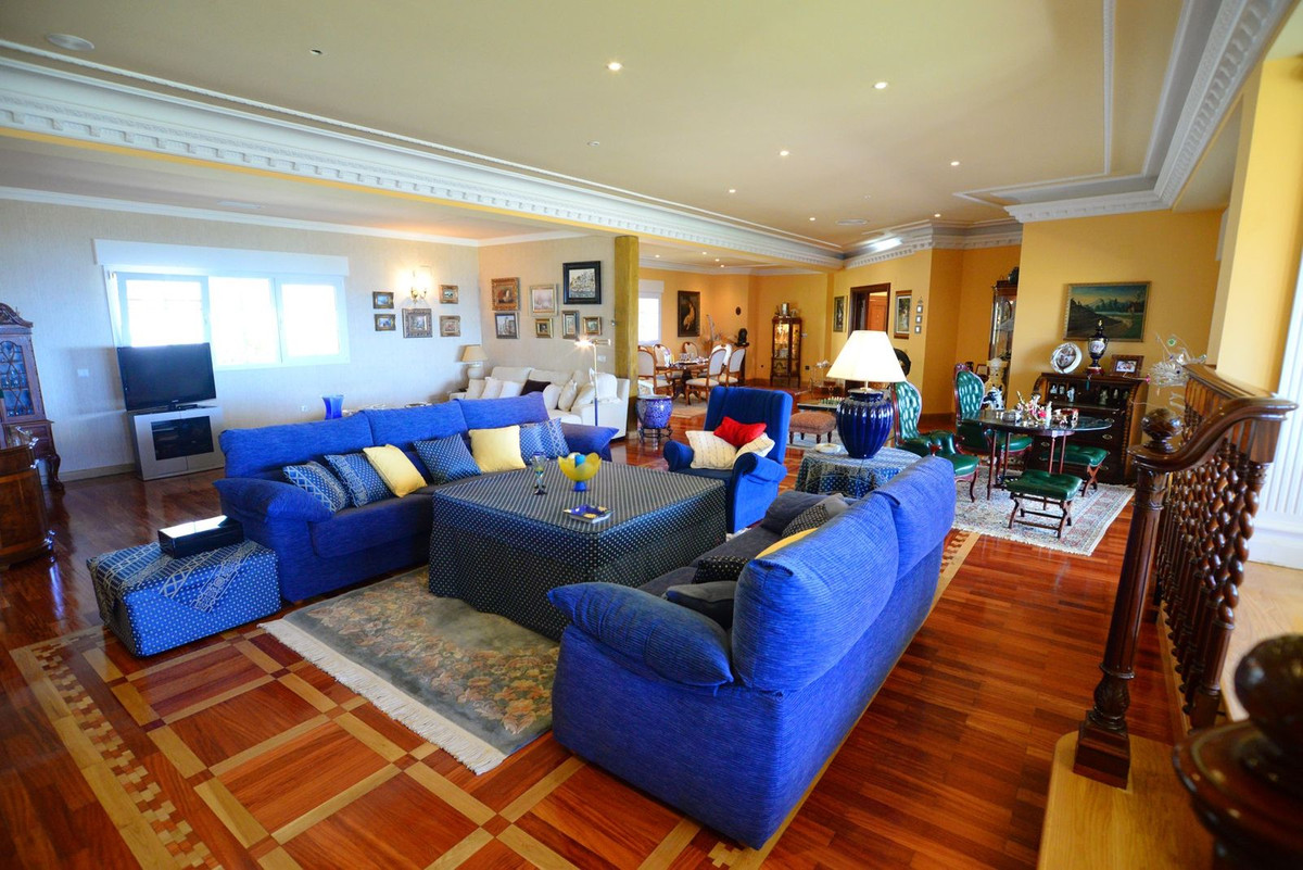 Se vende Villa - Chalet de 6 dormitorios en Costa Del Sol, Málaga, España
