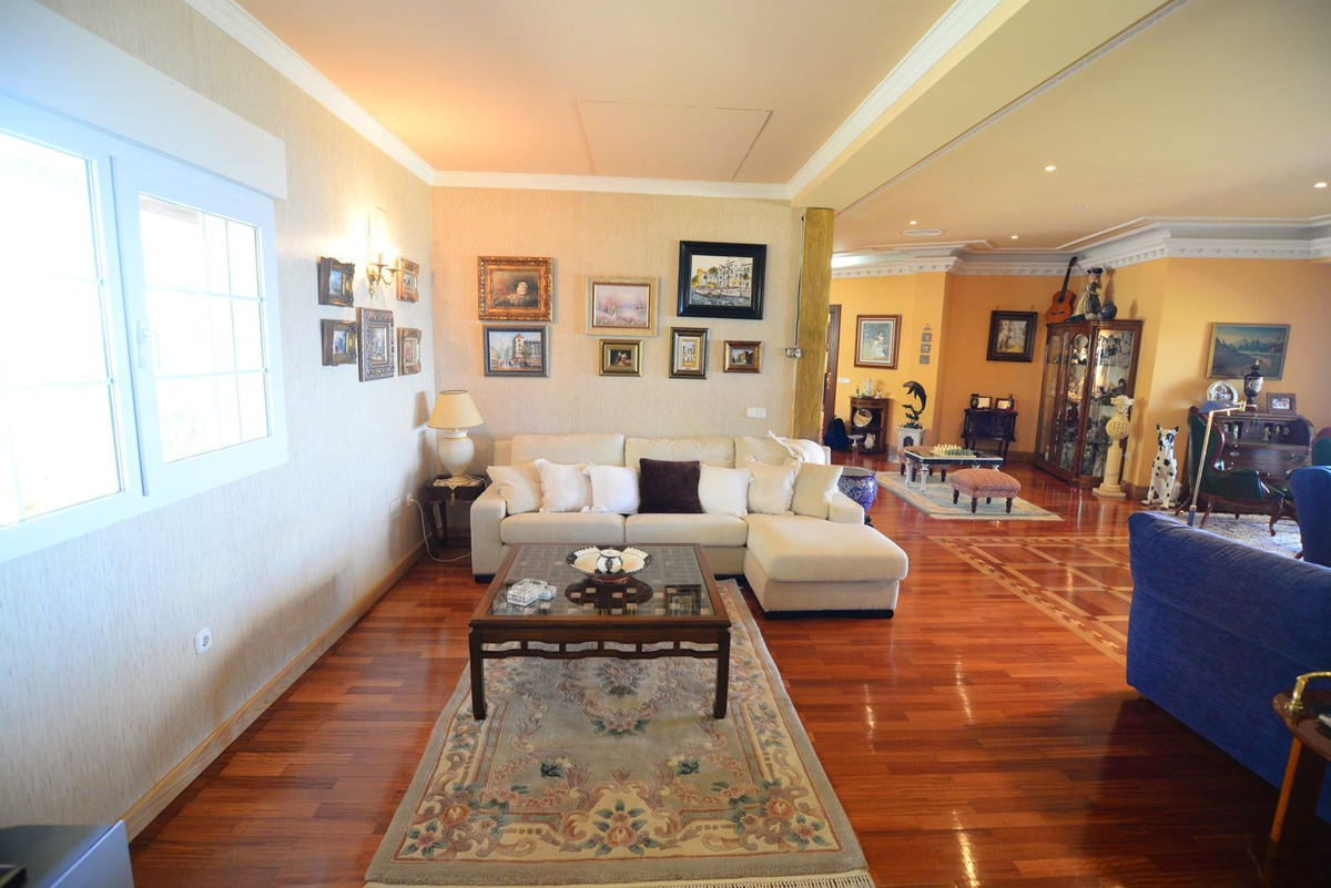 Se vende Villa - Chalet de 6 dormitorios en Costa Del Sol, Málaga, España