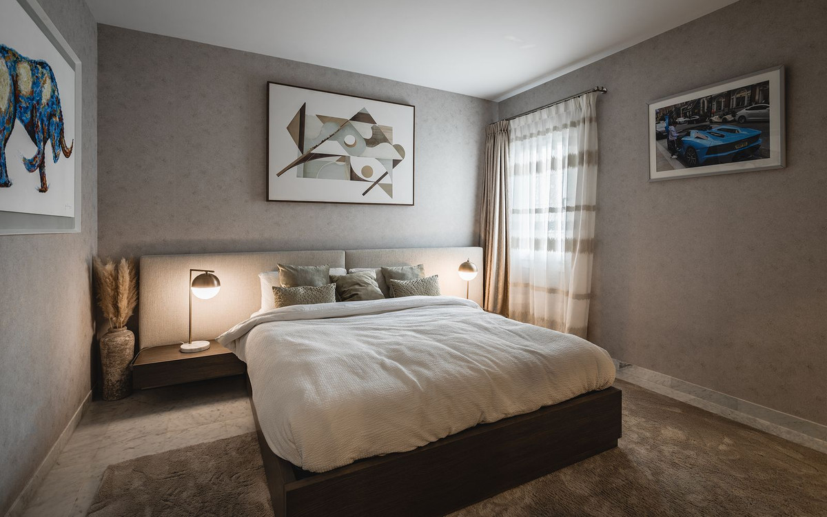 3 Bed Apartment for sale in The Golden Mile Costa Del Sol, Málaga, Spain