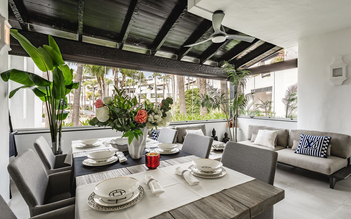 3 Bed Apartment for sale in The Golden Mile Costa Del Sol, Málaga, Spain